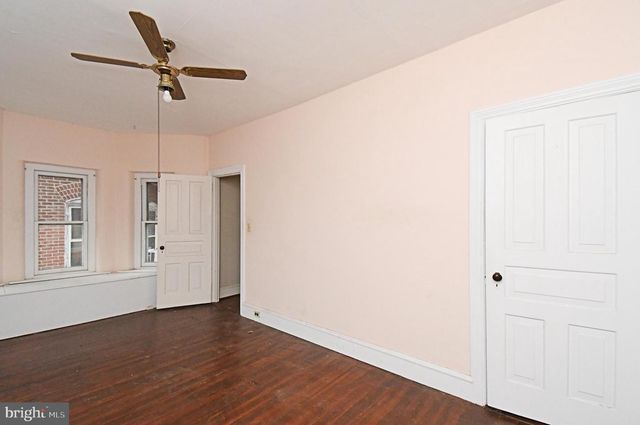 54 W CHESTNUT ST, Souderton, PA 18964