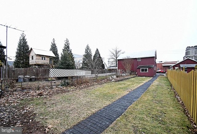 54 W CHESTNUT ST, Souderton, PA 18964