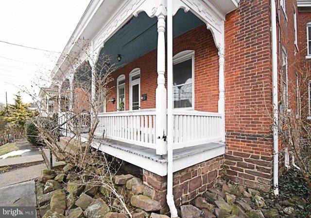 54 W CHESTNUT ST, Souderton, PA 18964