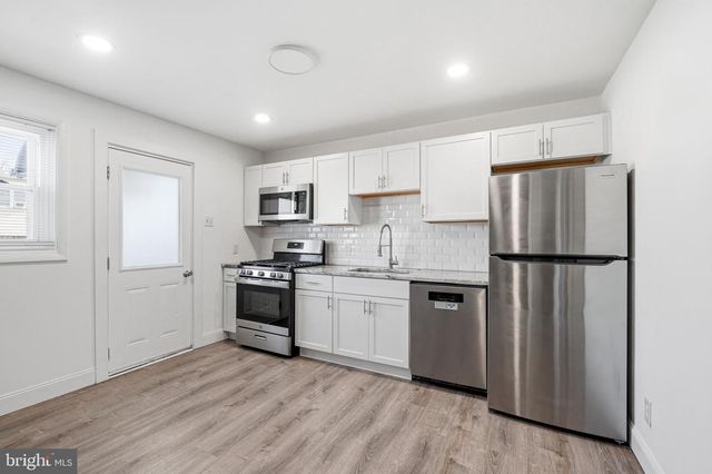 407 BERGEN ST, Gloucester City, NJ 08030
