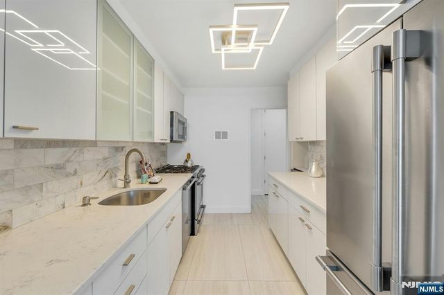 1600 Parker Avenue 30D, Fort Lee, NJ 07024