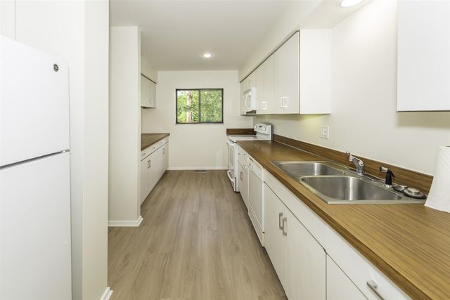 1 Westbury Court, Ann Arbor, MI 48105
