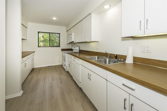 1 Westbury Court, Ann Arbor, MI 48105