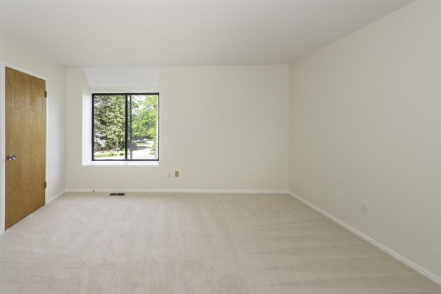 1 Westbury Court, Ann Arbor, MI 48105