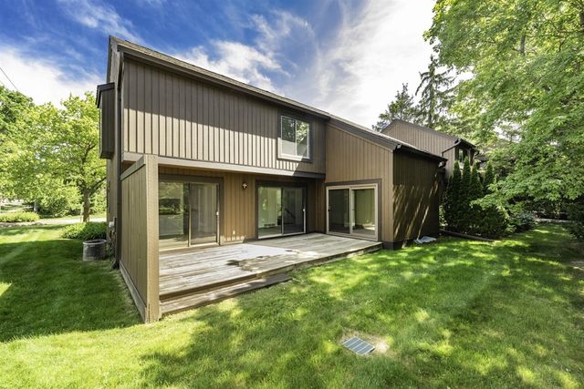 1 Westbury Court, Ann Arbor, MI 48105