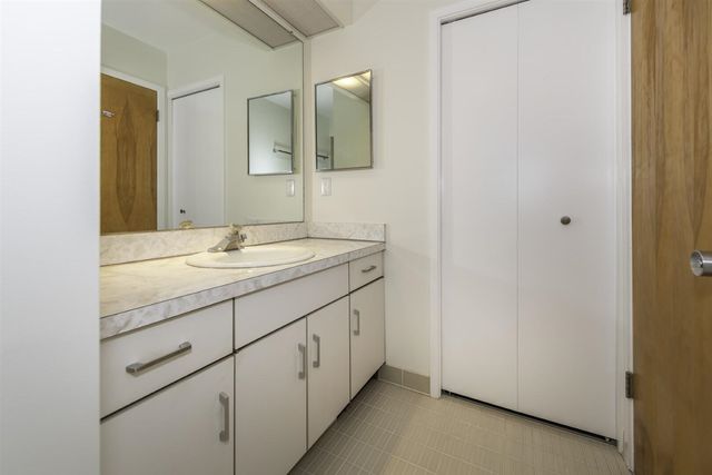 1 Westbury Court, Ann Arbor, MI 48105