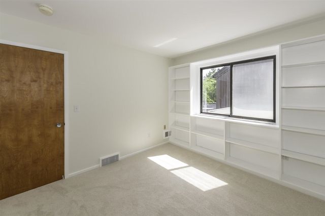 1 Westbury Court, Ann Arbor, MI 48105