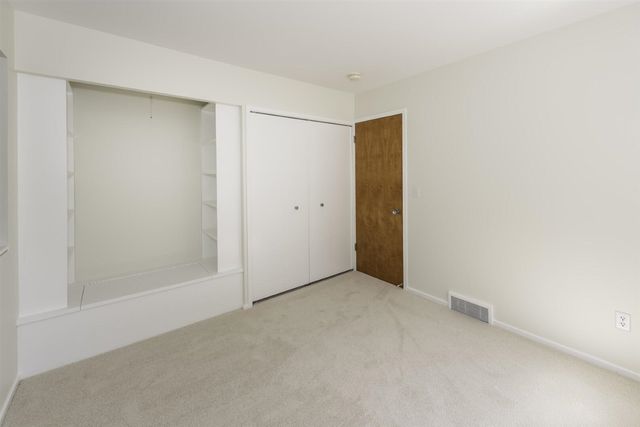 1 Westbury Court, Ann Arbor, MI 48105
