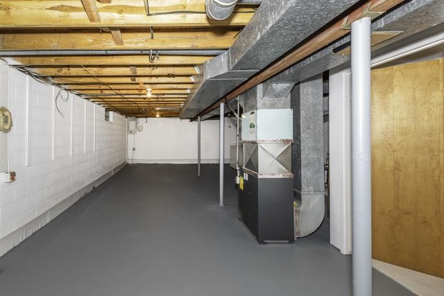 1 Westbury Court, Ann Arbor, MI 48105