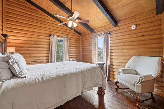 611 Weddle RD, Johnson City, TX 78636