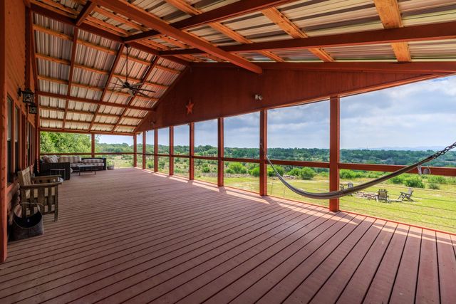 611 Weddle RD, Johnson City, TX 78636