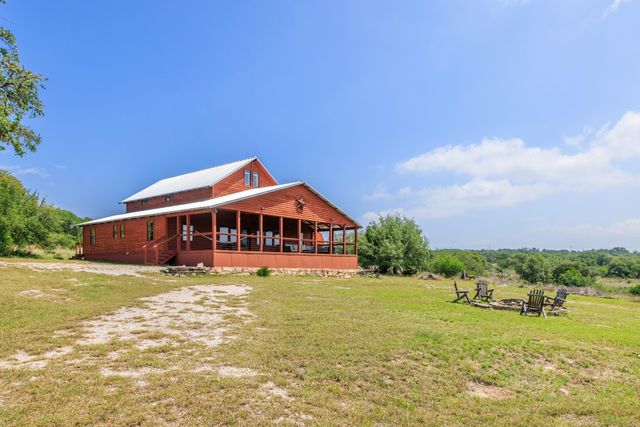 611 Weddle RD, Johnson City, TX 78636