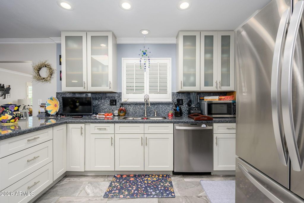 Image 10 of property listing at 10415 W DESERT FOREST Circle, Sun City, AZ 85351