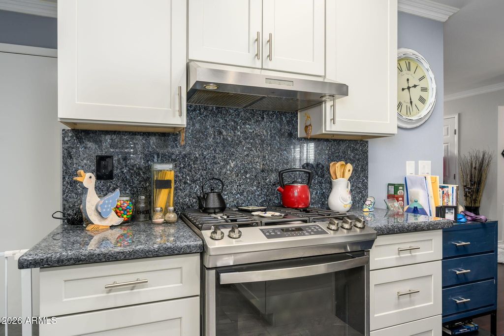 Image 11 of property listing at 10415 W DESERT FOREST Circle, Sun City, AZ 85351