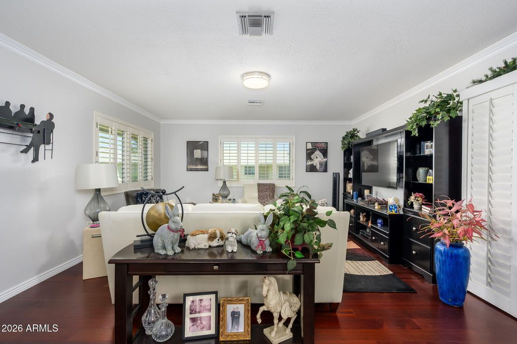 Image 15 of property listing at 10415 W DESERT FOREST Circle, Sun City, AZ 85351
