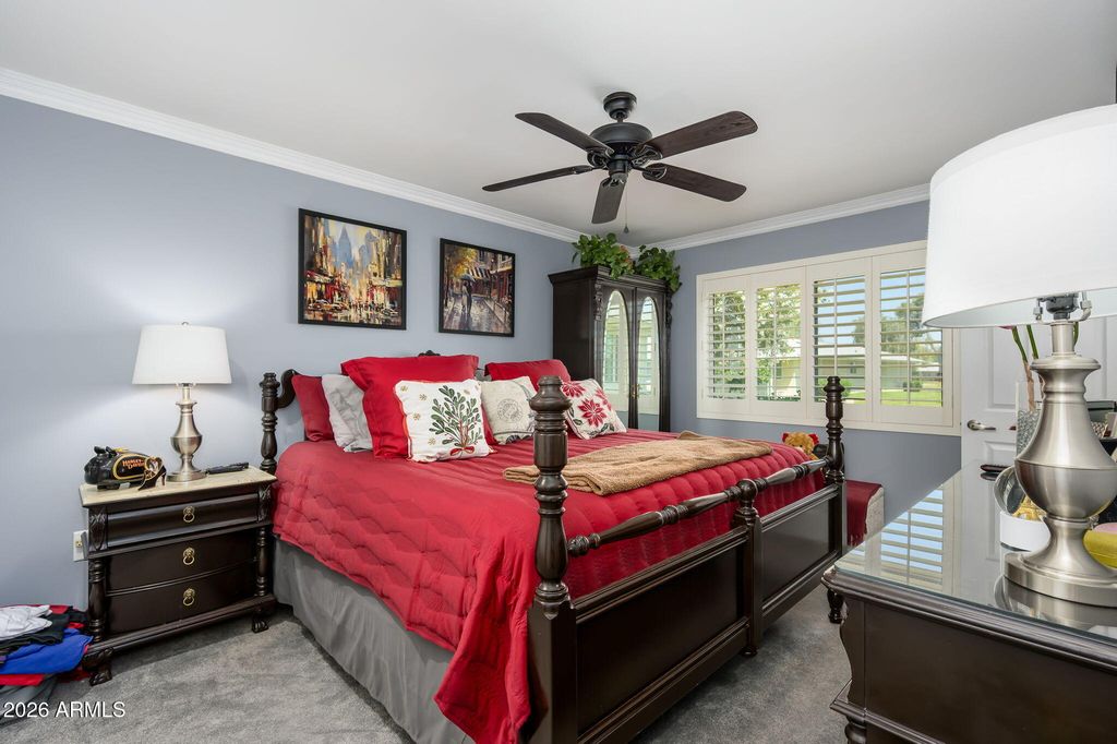 Image 21 of property listing at 10415 W DESERT FOREST Circle, Sun City, AZ 85351