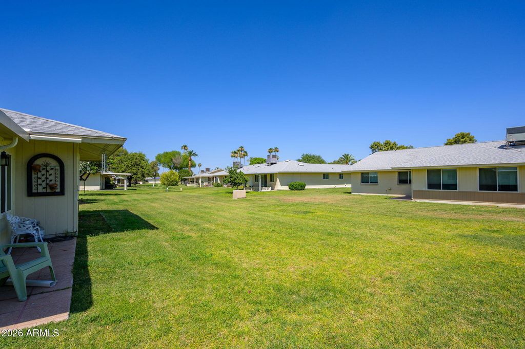 Image 33 of property listing at 10415 W DESERT FOREST Circle, Sun City, AZ 85351