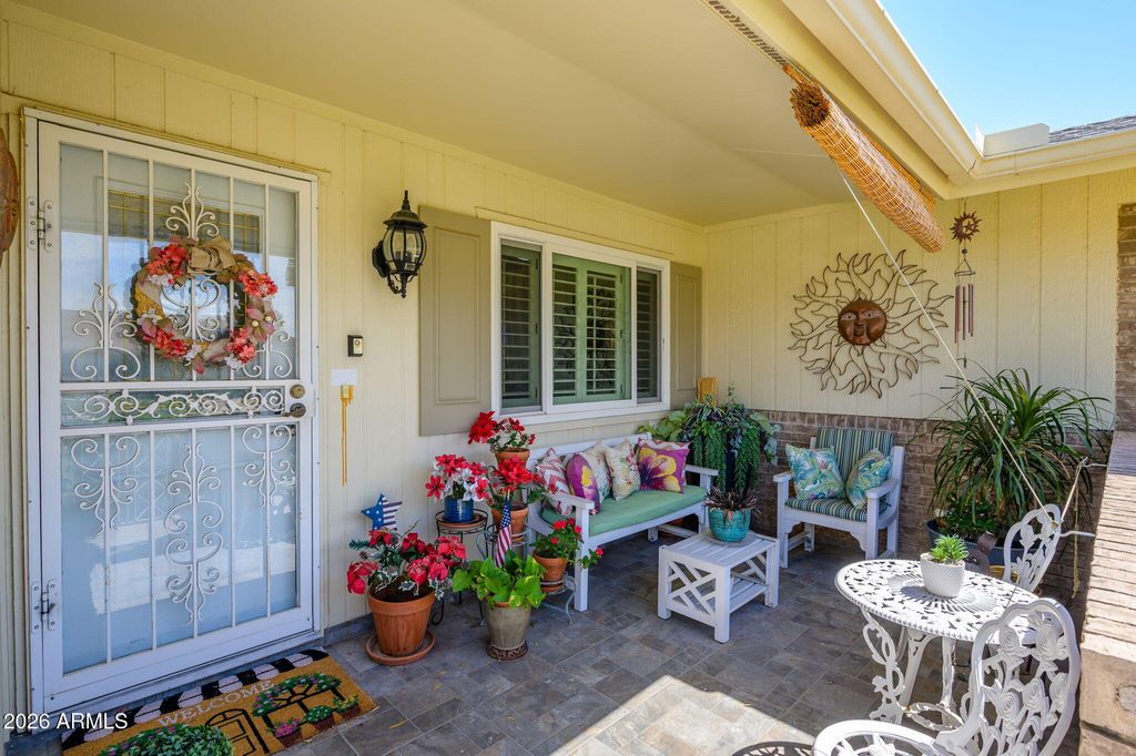 Image 4 of property listing at 10415 W DESERT FOREST Circle, Sun City, AZ 85351