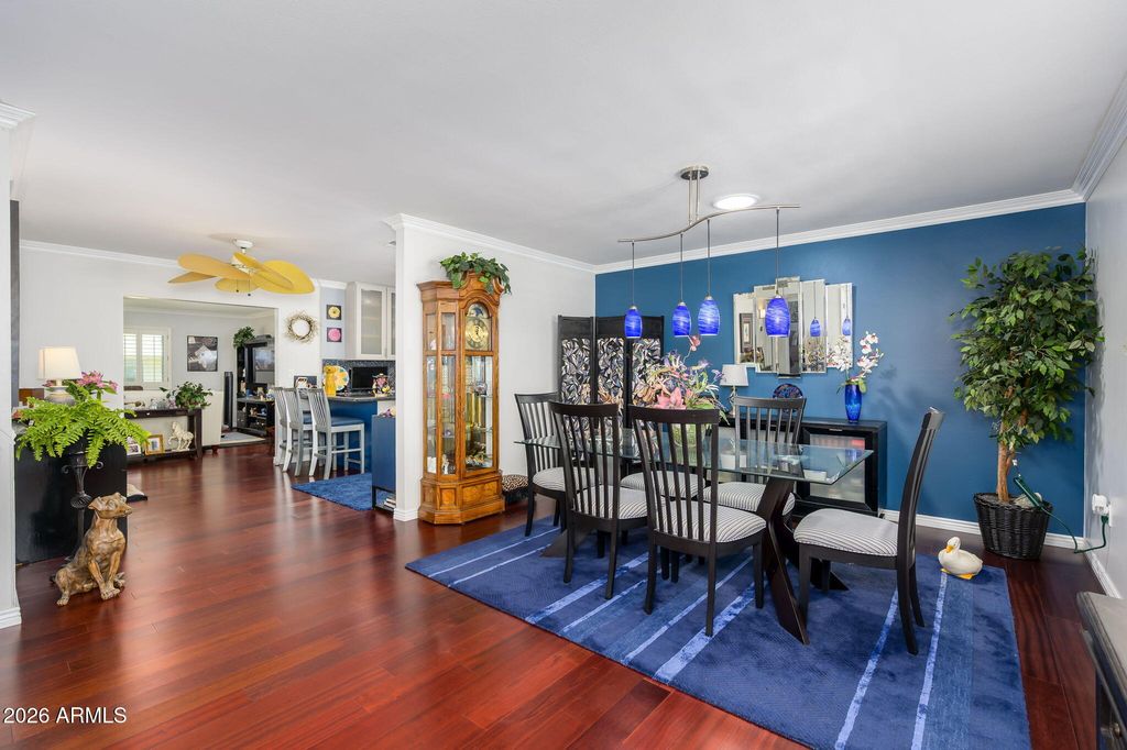 Image 5 of property listing at 10415 W DESERT FOREST Circle, Sun City, AZ 85351