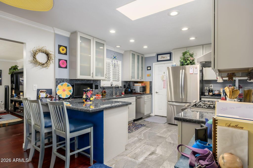 Image 9 of property listing at 10415 W DESERT FOREST Circle, Sun City, AZ 85351