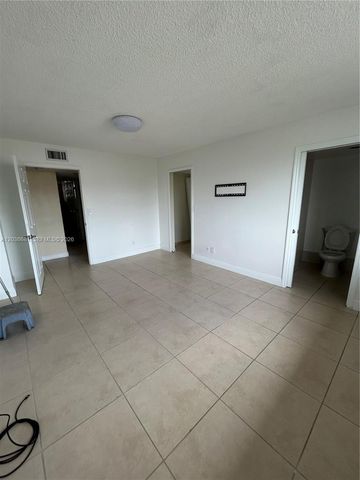 17000 NW 67th Avenue 0, Hialeah, FL 33015