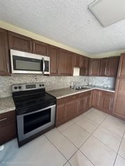 17000 NW 67th Avenue 0, Hialeah, FL 33015