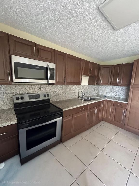 17000 NW 67th Avenue 0, Hialeah, FL 33015