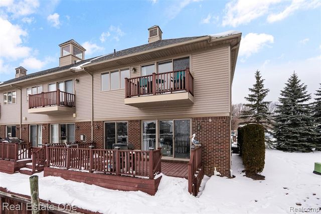 47630 Lorie Lane, New Baltimore, MI 48047