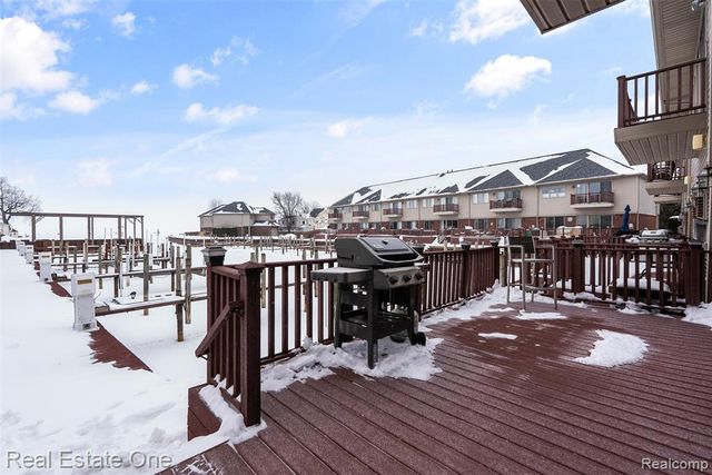 47630 Lorie Lane, New Baltimore, MI 48047