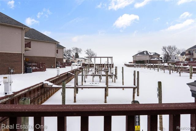 47630 Lorie Lane, New Baltimore, MI 48047