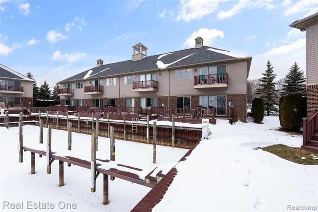 47630 Lorie Lane, New Baltimore, MI 48047