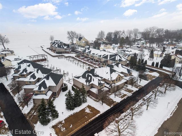 47630 Lorie Lane, New Baltimore, MI 48047