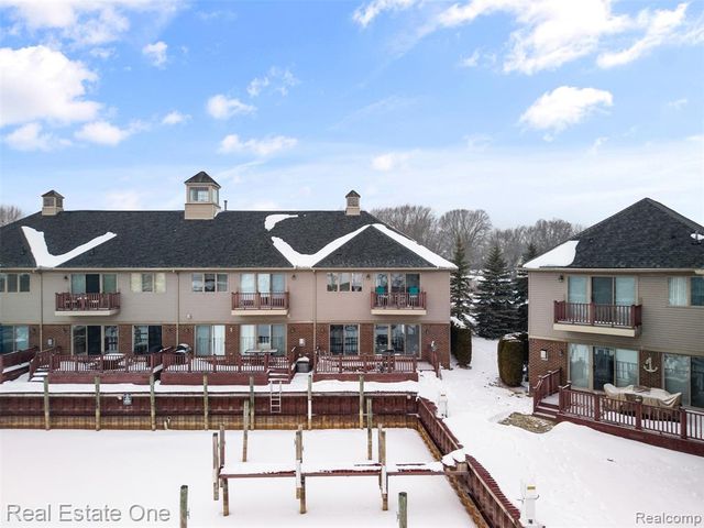 47630 Lorie Lane, New Baltimore, MI 48047