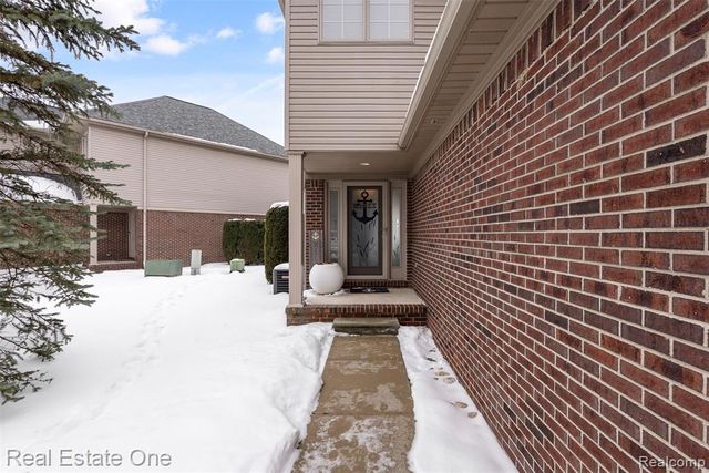 47630 Lorie Lane, New Baltimore, MI 48047