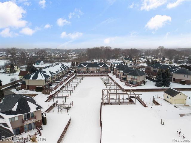 47630 Lorie Lane, New Baltimore, MI 48047