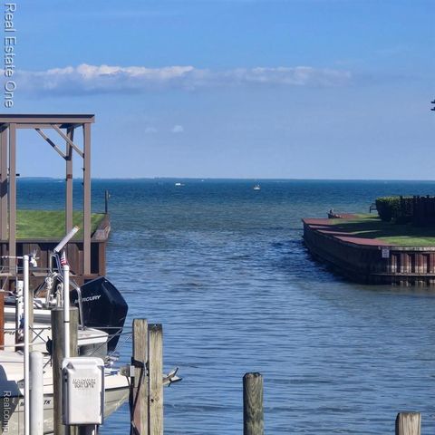 47630 Lorie Lane, New Baltimore, MI 48047