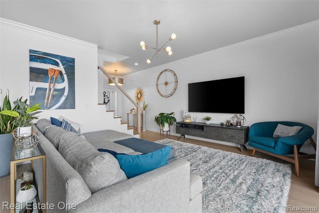 47630 Lorie Lane, New Baltimore, MI 48047