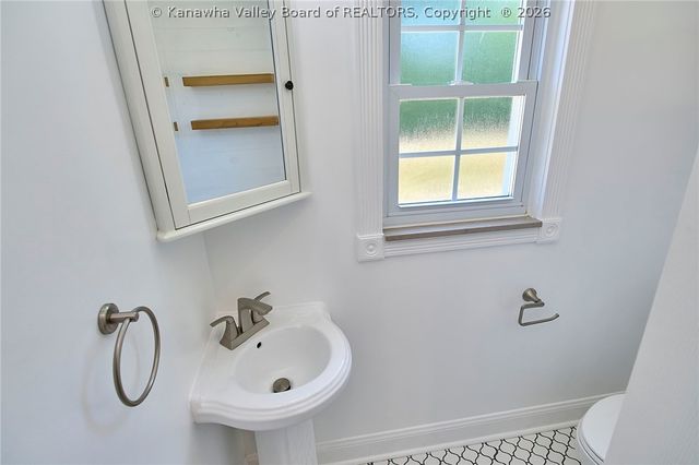 820 Carroll Road, Charleston, WV 25314