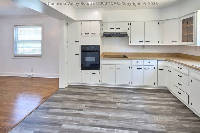 820 Carroll Road, Charleston, WV 25314