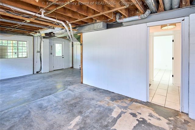 820 Carroll Road, Charleston, WV 25314