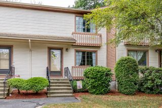 489 Turnpike St 7-2, Easton, MA 02334