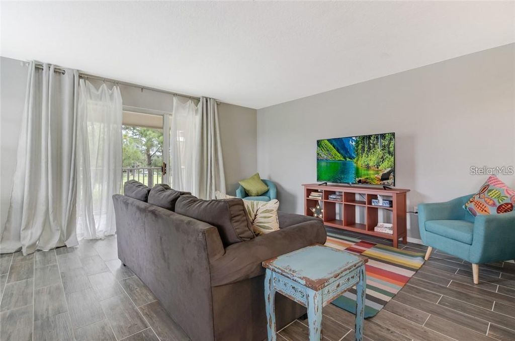 Image 7 of property listing at 13953 FAIRWAY ISLAND DRIVE 621, Orlando, FL 32837