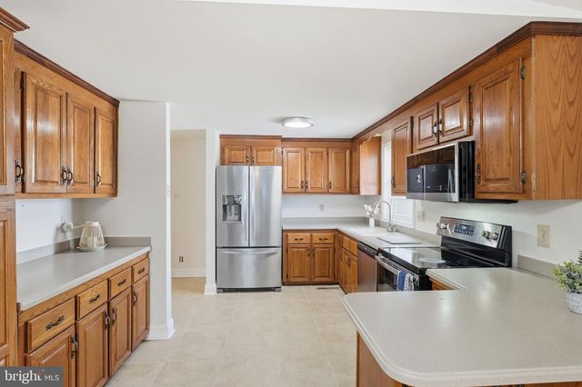 308 WESTOVER PKWY, Locust Grove, VA 22508