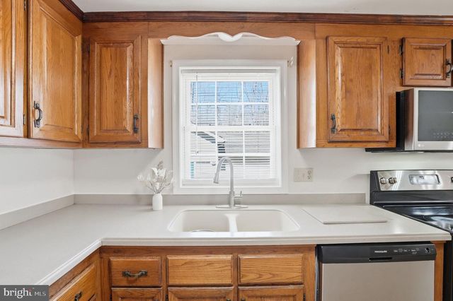 308 WESTOVER PKWY, Locust Grove, VA 22508