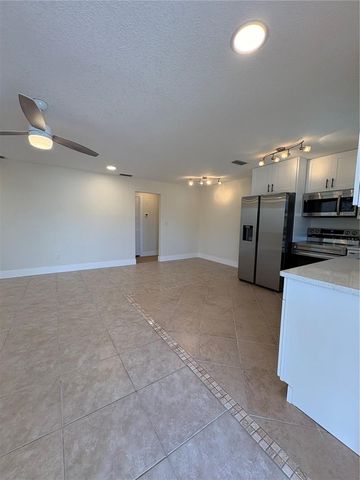 152 175TH TERRACE DRIVE E A, Redington Shores, FL 33708
