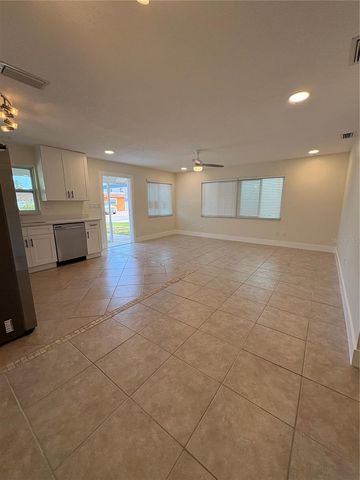 152 175TH TERRACE DRIVE E A, Redington Shores, FL 33708