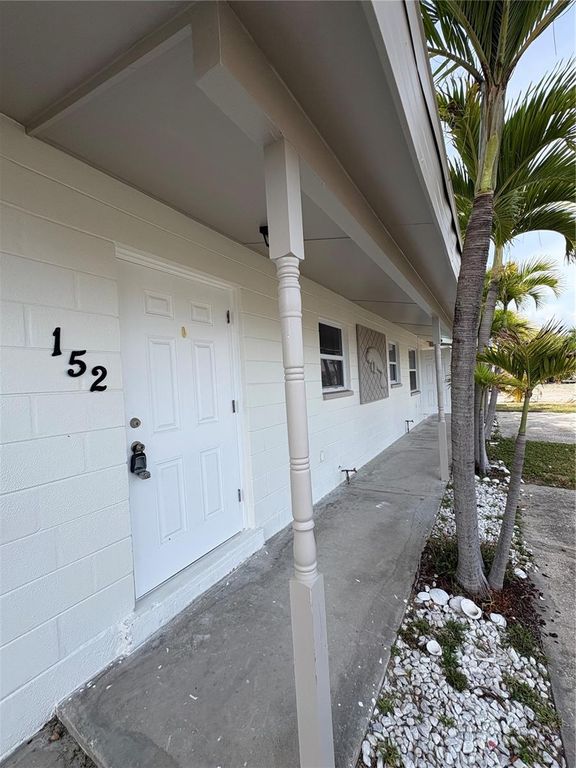 152 175TH TERRACE DRIVE E A, Redington Shores, FL 33708