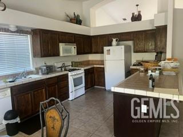 4206 Rio Viejo Drive, Bakersfield, CA 93313