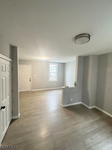 10 Cedar Aly, Phillipsburg Town, NJ 08865