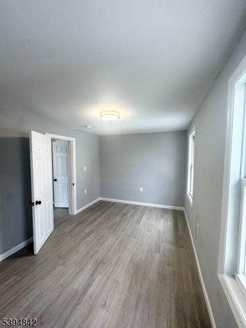 10 Cedar Aly, Phillipsburg Town, NJ 08865